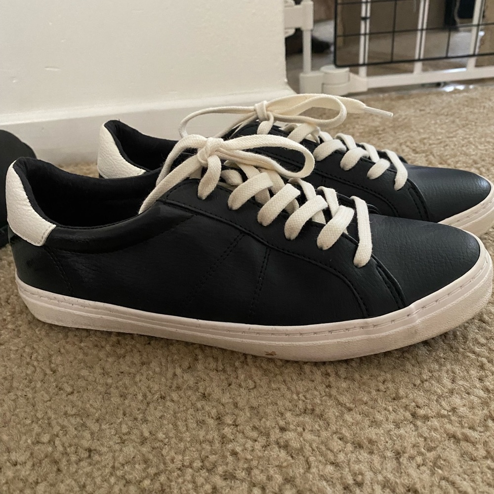 Black Shoes
